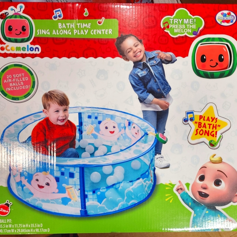 BNIB CoComelon Bath Time Sing Along Center
